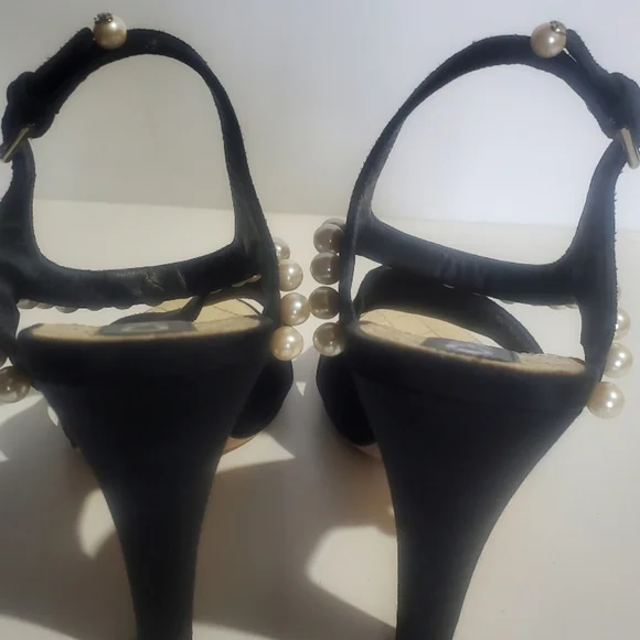 CHANEL Black Sandals Elegant Design - Picture 5 of 7